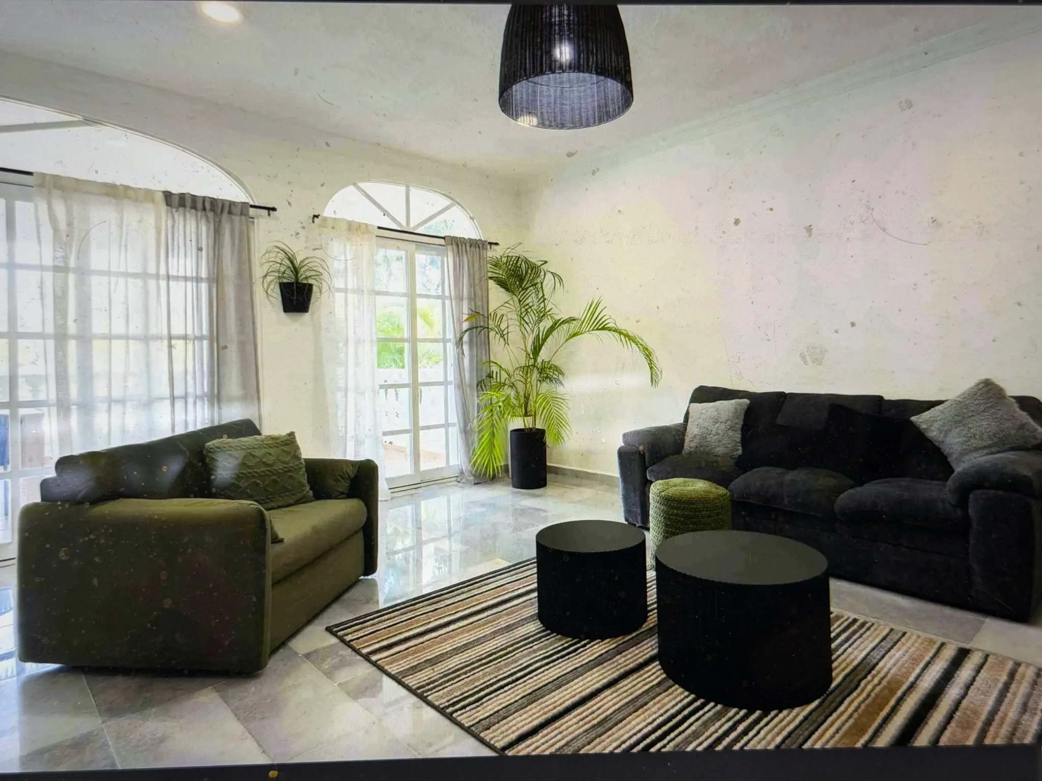 Residential lounge at Ibogaine Clinic.