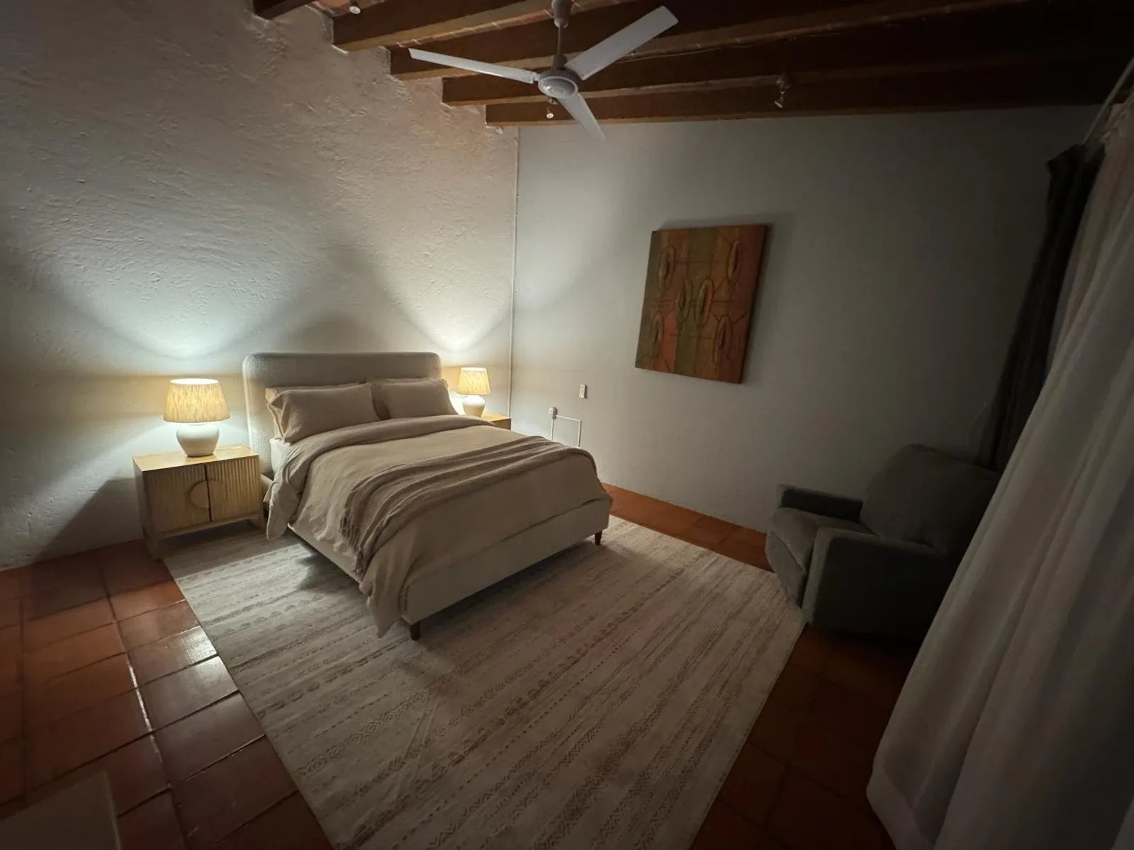 Residential guest bedroom at Inner Realms Center.