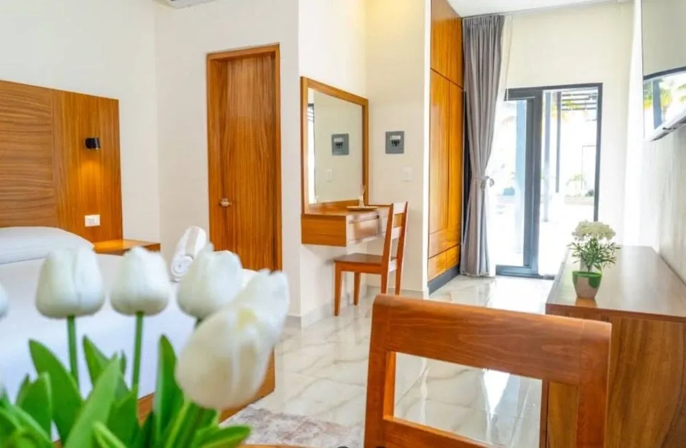 Private guest room at Transcend Clinic.