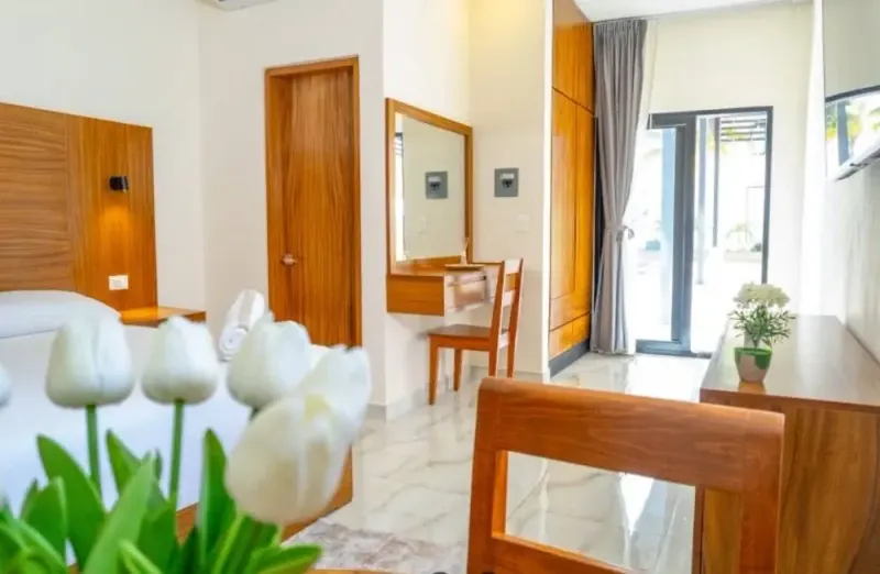 Private guest room at Transcend Clinic.