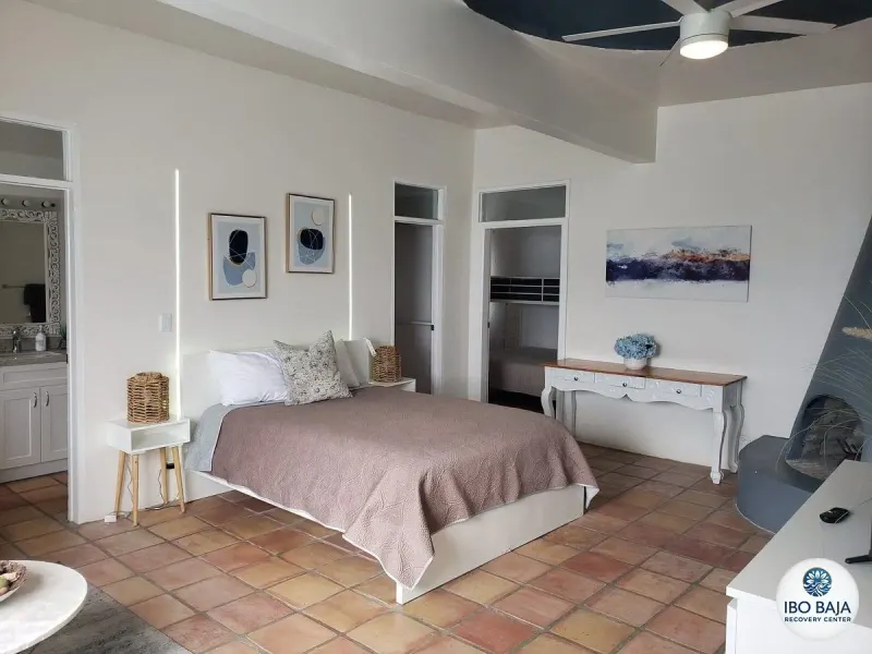 Guest bedroom and seating at IboBaja.