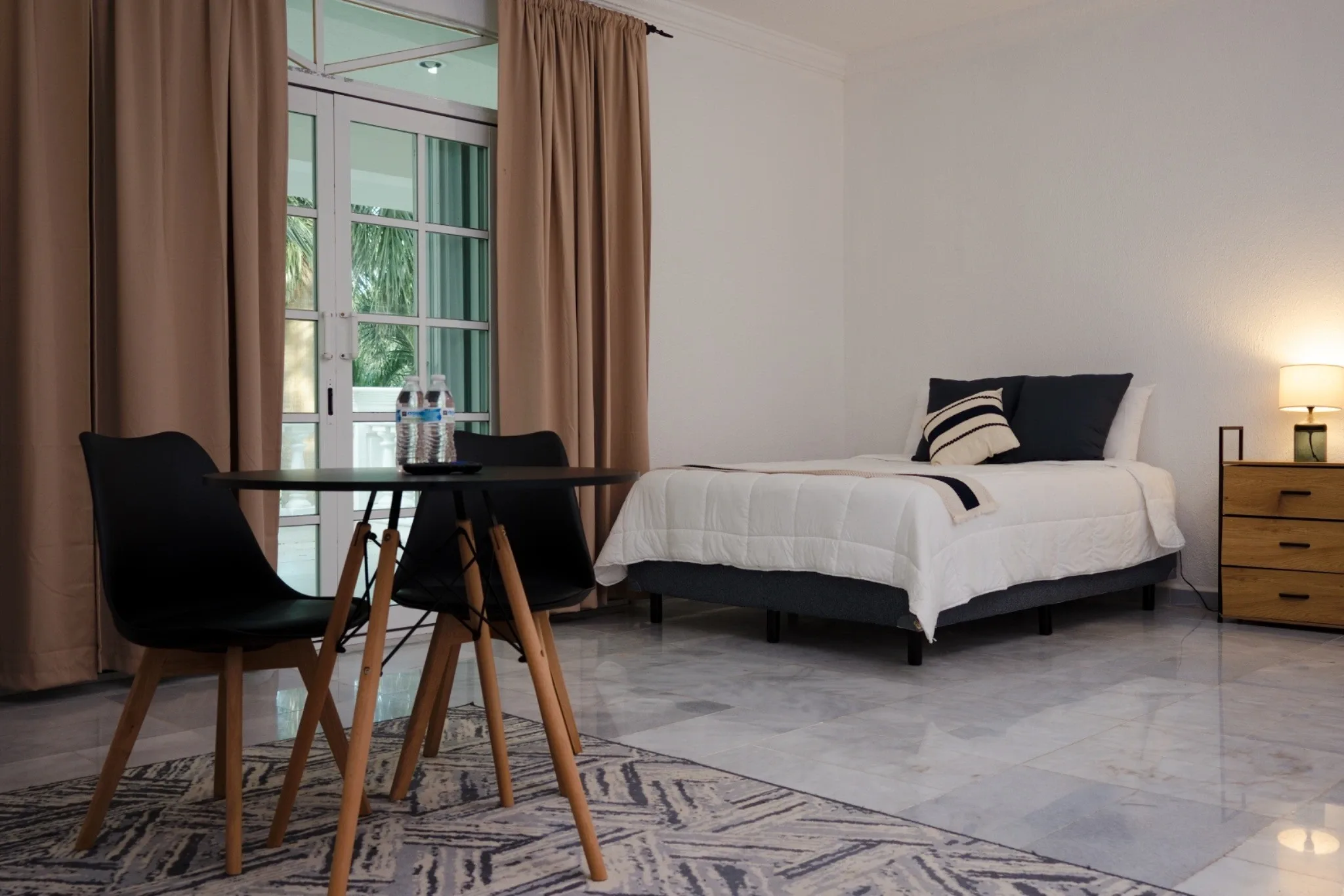 Private guest bedroom at Ibogaine Clinic.