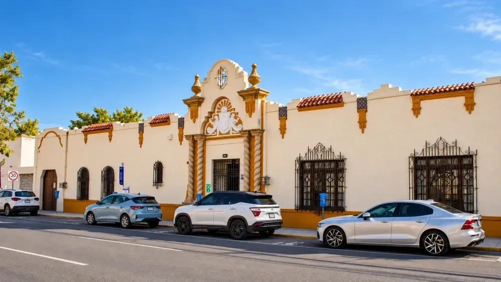 Front of the Lumenia house on Miguel Hidalgo y Costilla street in Monterrey