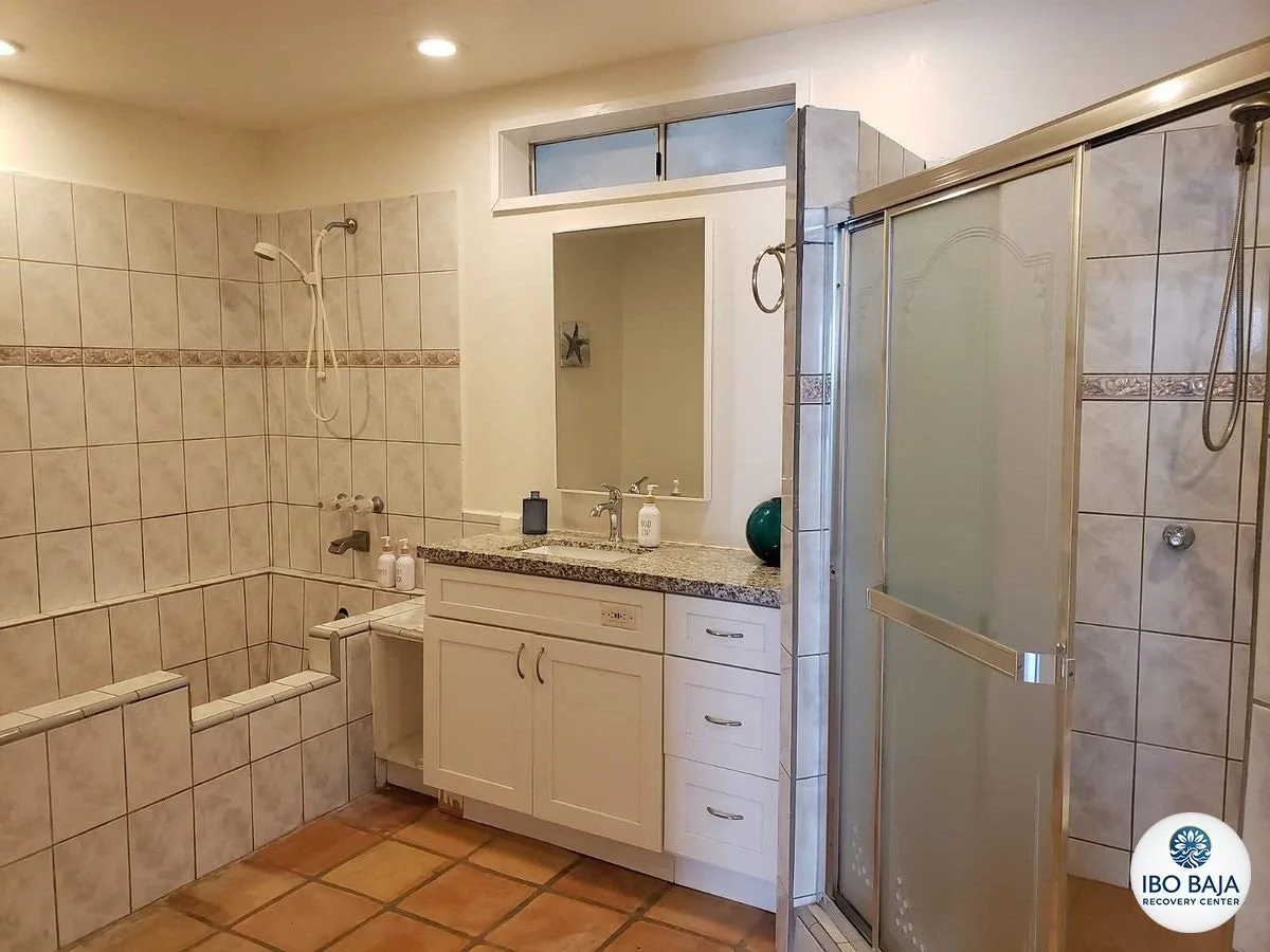 Bathroom and shower at IboBaja.